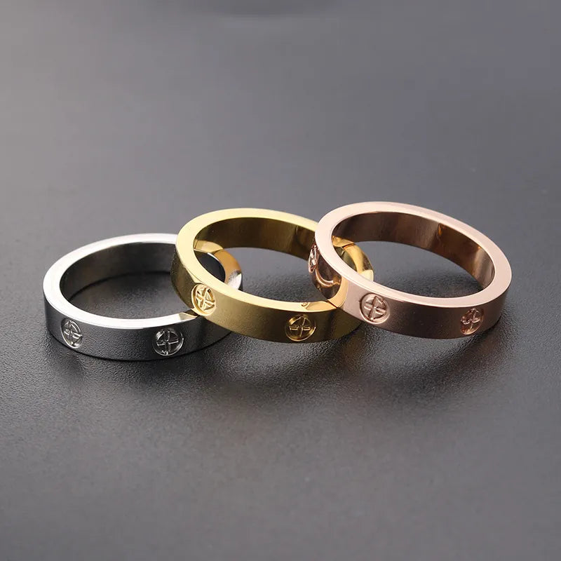 Trendy cross ring