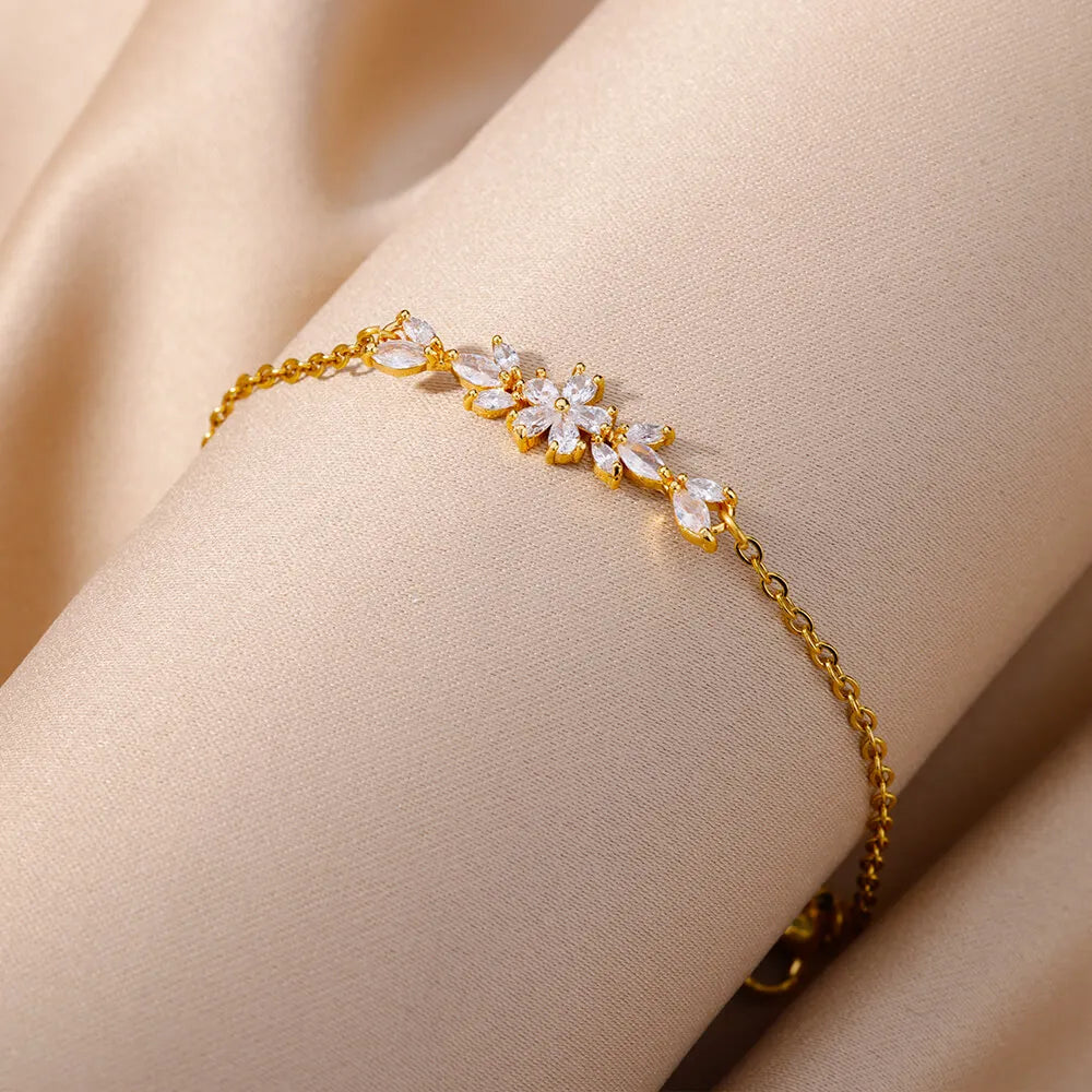 Elegant Flowers Bracelet