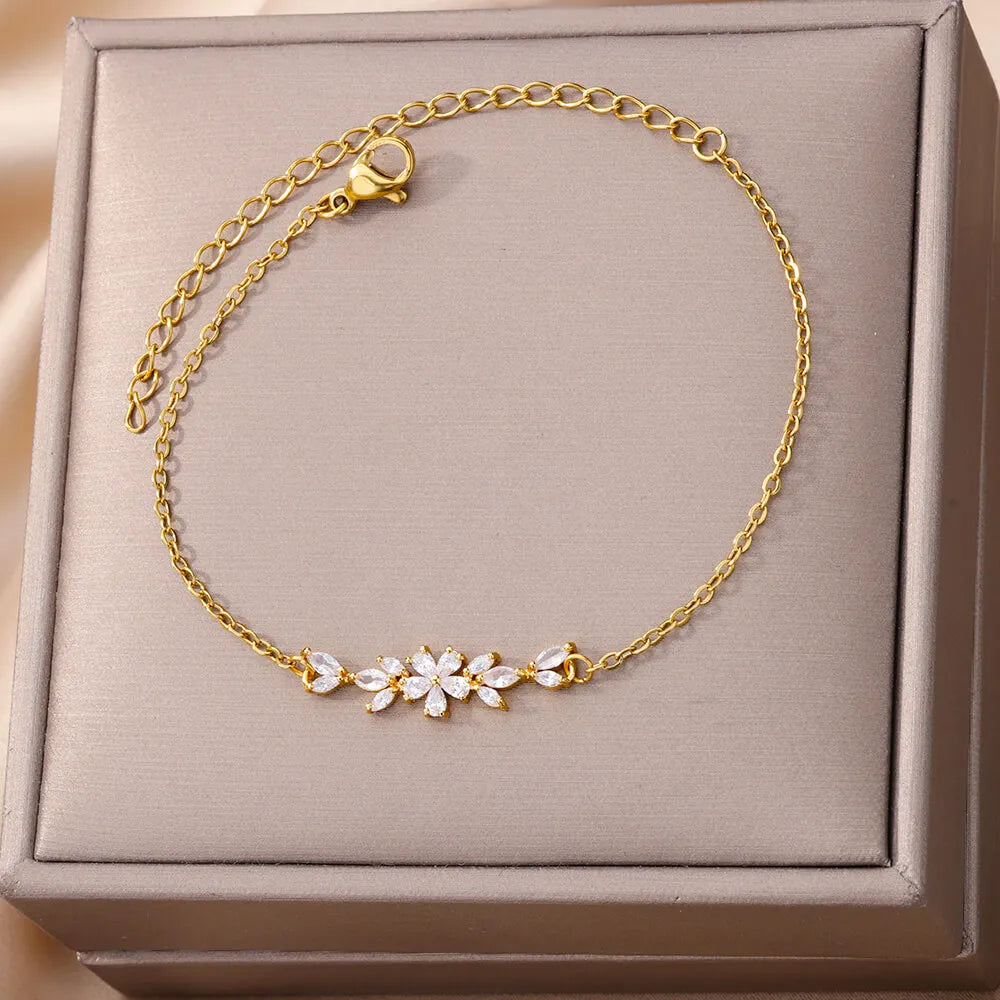 Elegant Flowers Bracelet