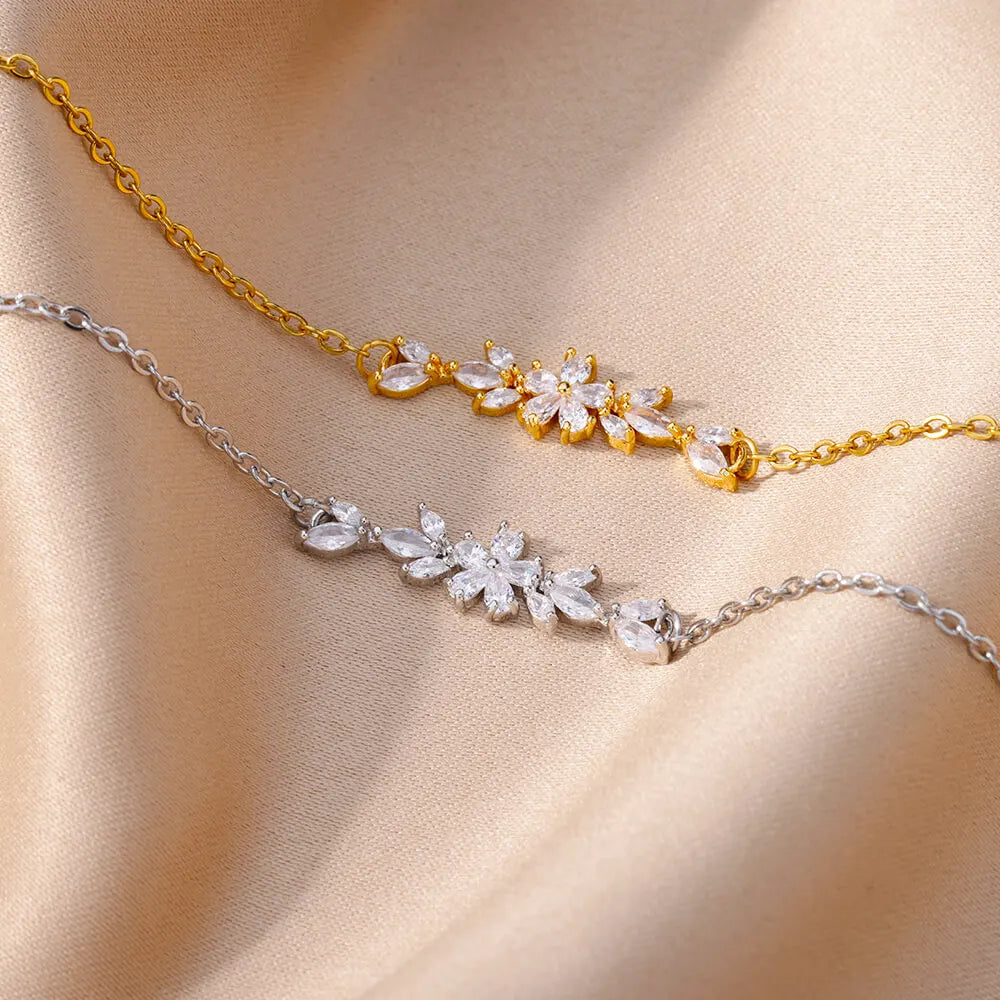 Elegant Flowers Bracelet