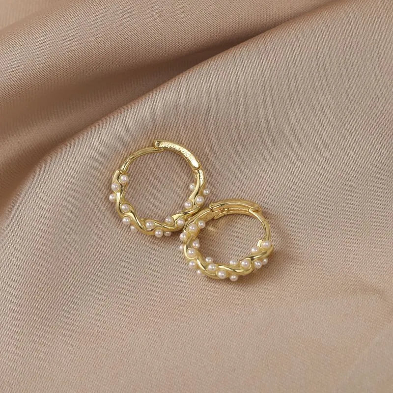 Circle Pearl Earrings Gold